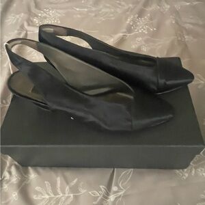 Sesto Meucci Beautiful Vintage Black Fabric Slingbacks